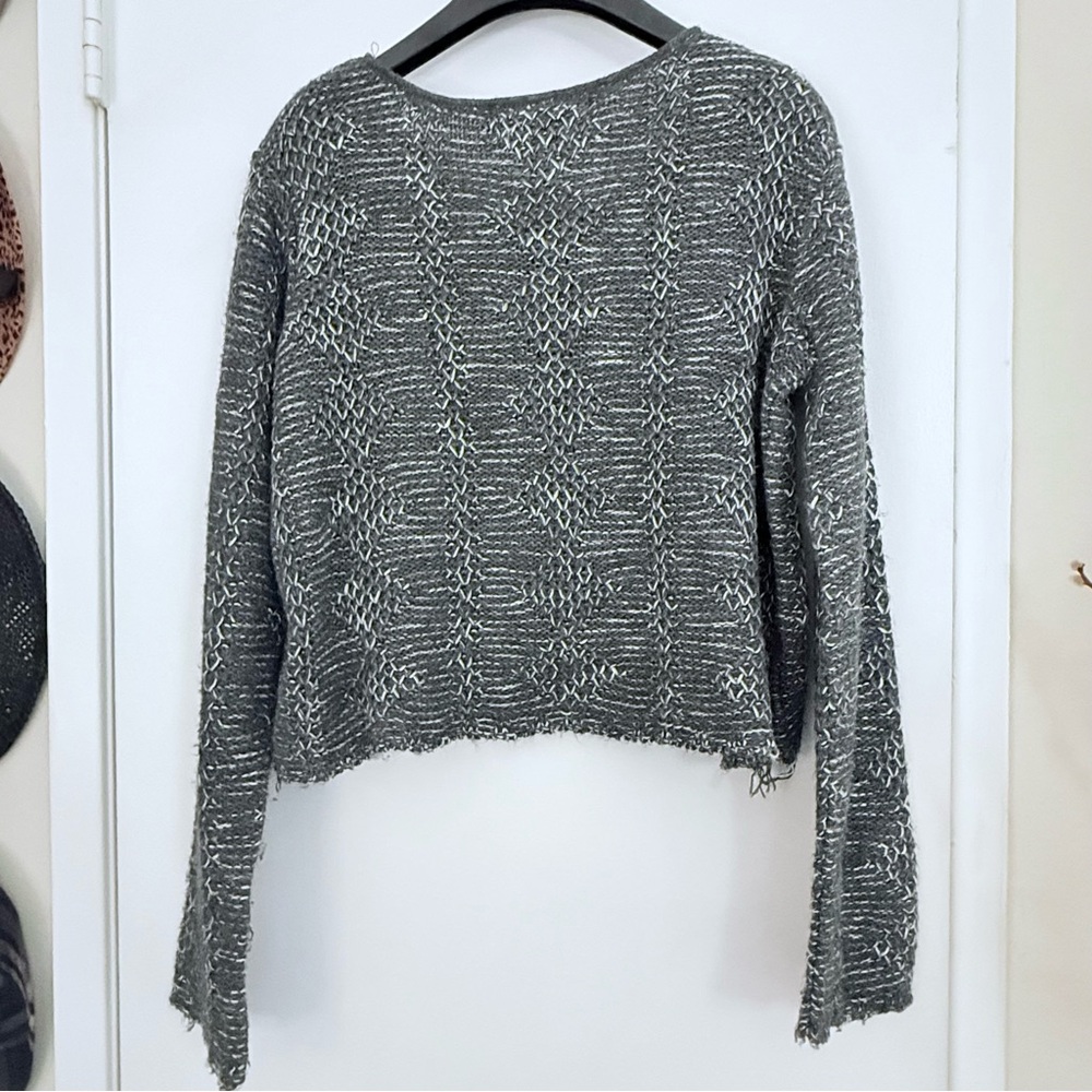 Forever 21 Marled Grey/White Cropped Knit Sweater - Picture 2 of 9
